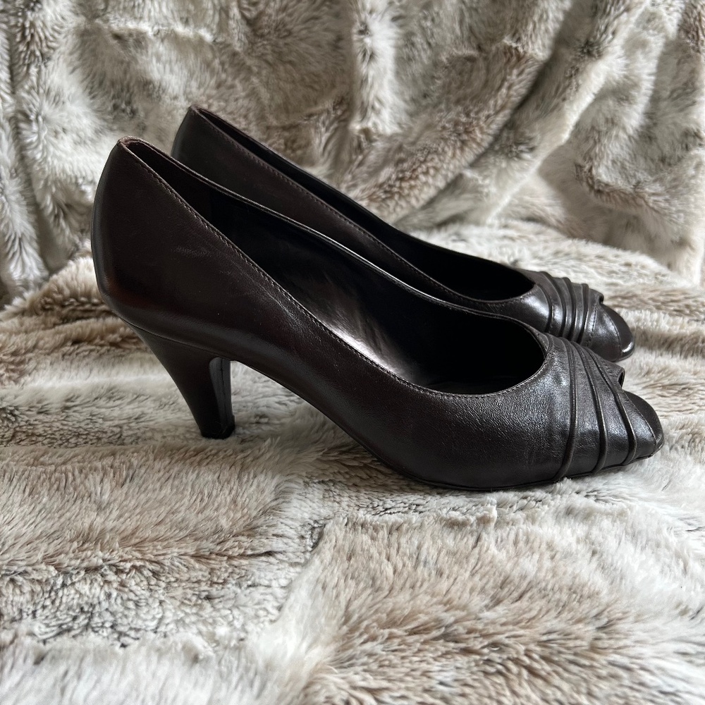 Alex Marie Dark Brown Open-Toe Low Heels Size 6